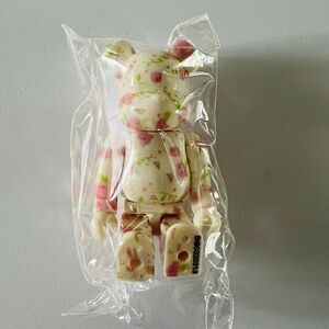 MEDICOM BE@RBRICK 100% Series 32 Floral Pattern Bearbrick